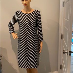 Black and white Chevron print dress.. Good U/C
